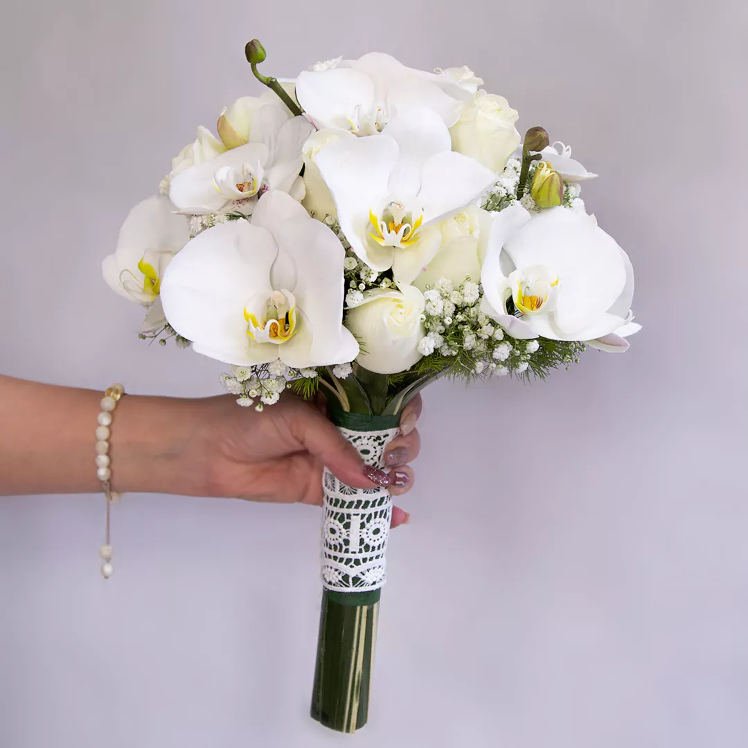 دسته گل عروس با گل رز و ارکیده۱
